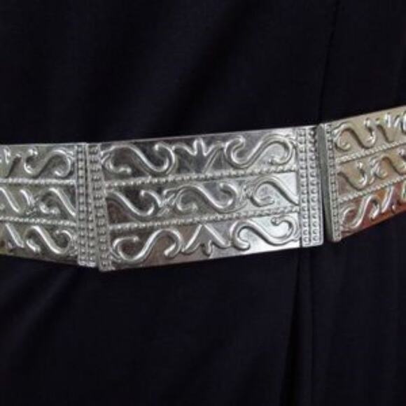 Silver Metal Rectangles & Black Elastic Stretch Belt Statement Chunky 31" to 38" - Picture 2 of 3